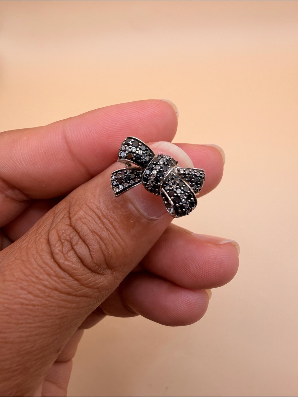 10k White Gold .75 Ctw Black & White Diamond Bun style Ring Size 5.5. Firm Price